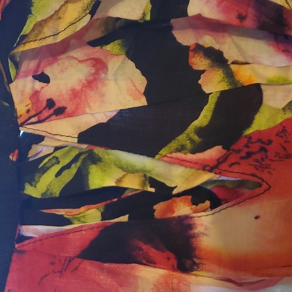 Top - Picture 2 of 2